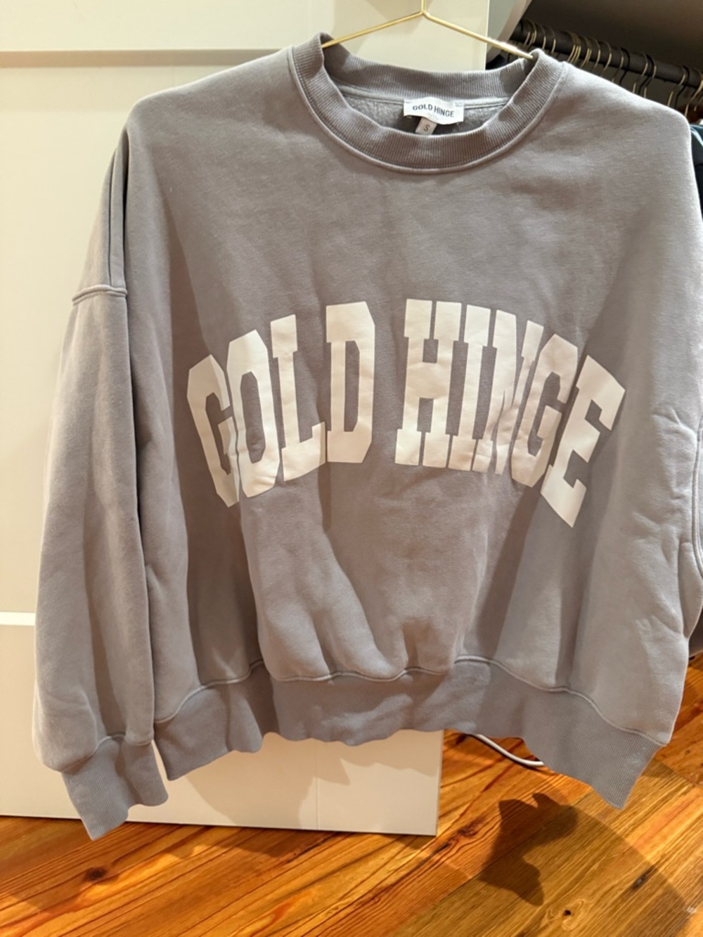 Gold Hinge sweatshirt size small - Picture 3 of 3